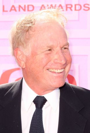 Wayne Rogers | Biography, Movie Highlights and Photos | AllMovie